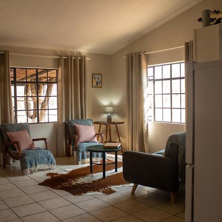 Hello Kruger Hideaway Cottage & Skilpad Studio Марлот-Парк Экстерьер фото