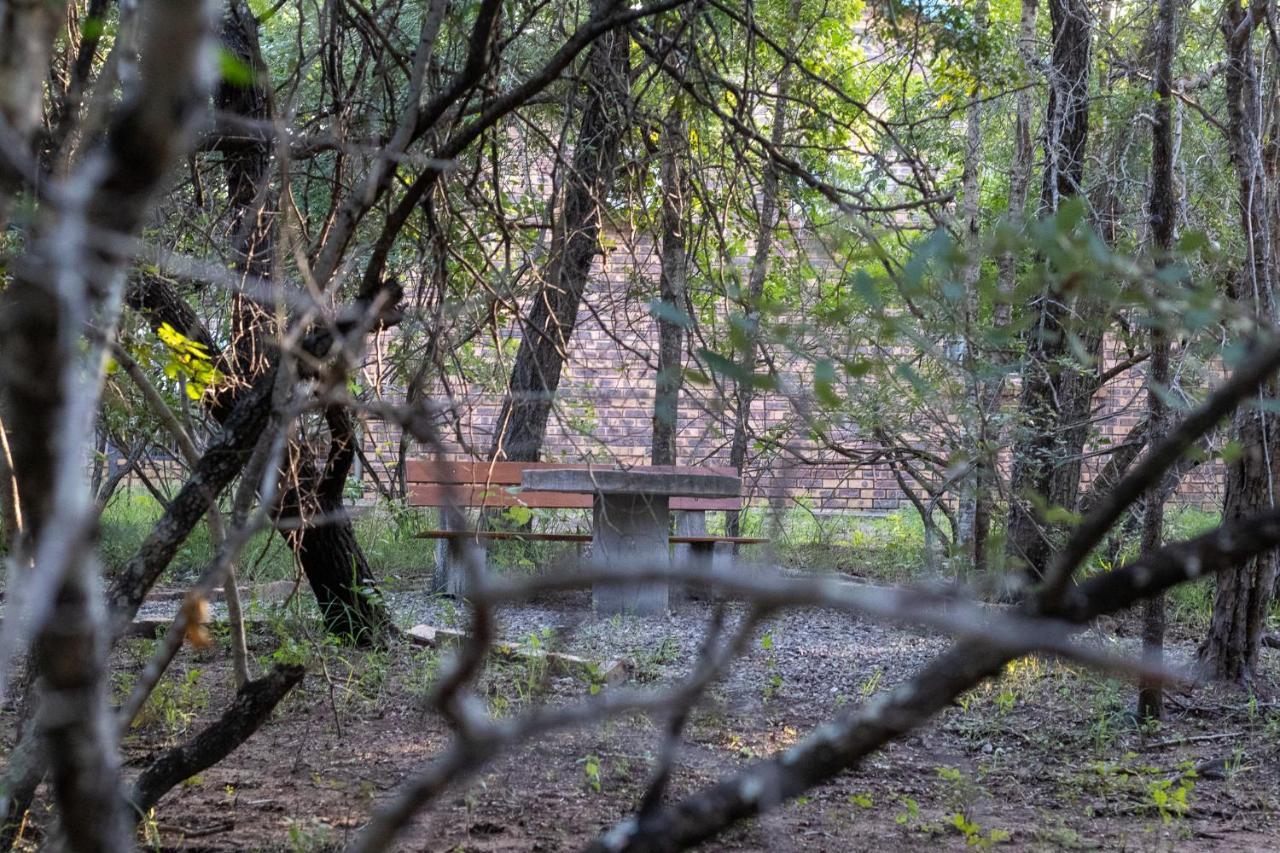 Hello Kruger Hideaway Cottage & Skilpad Studio Марлот-Парк Экстерьер фото