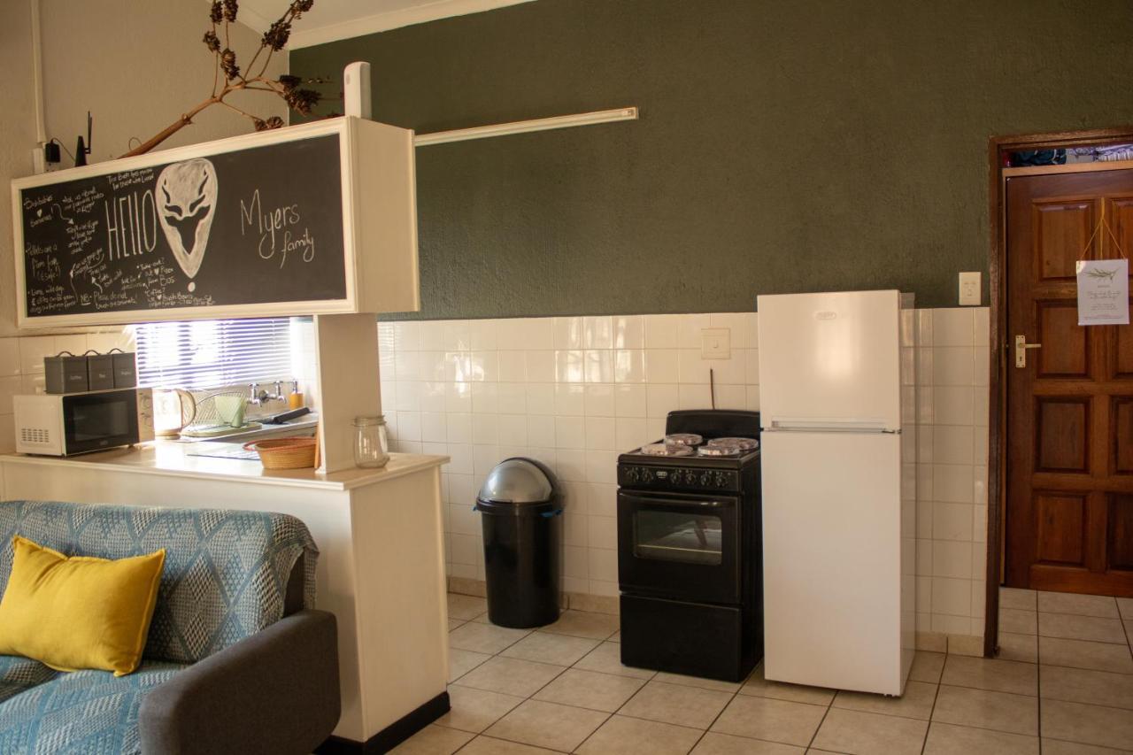 Hello Kruger Hideaway Cottage & Skilpad Studio Марлот-Парк Экстерьер фото